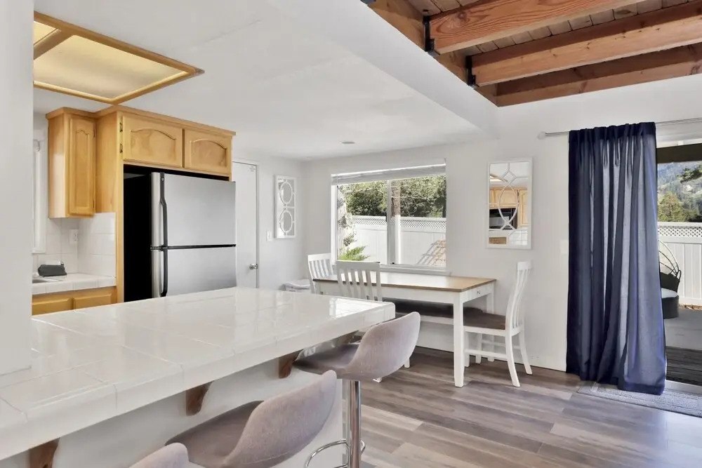 2159-journey's Peak 4 Bedroom Home by Redawning