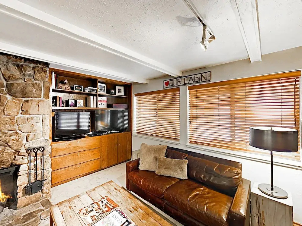 940 Waters Ave Condo Unit 101 - 2 Br condo by RedAwning