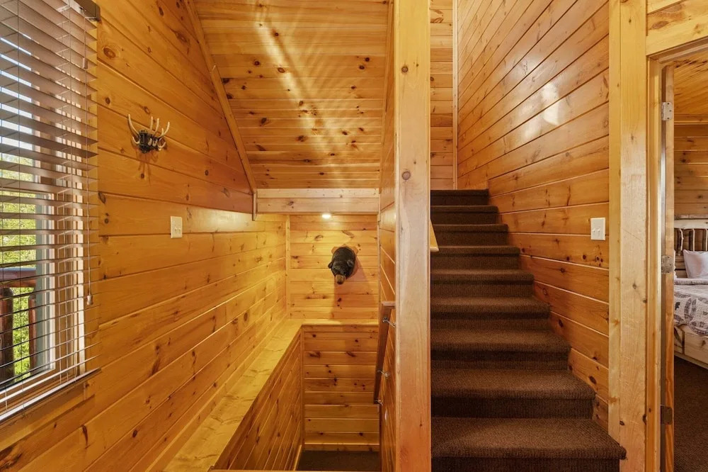 Gatlinburg Mountain Lodge 5 Bedroom Cabin
