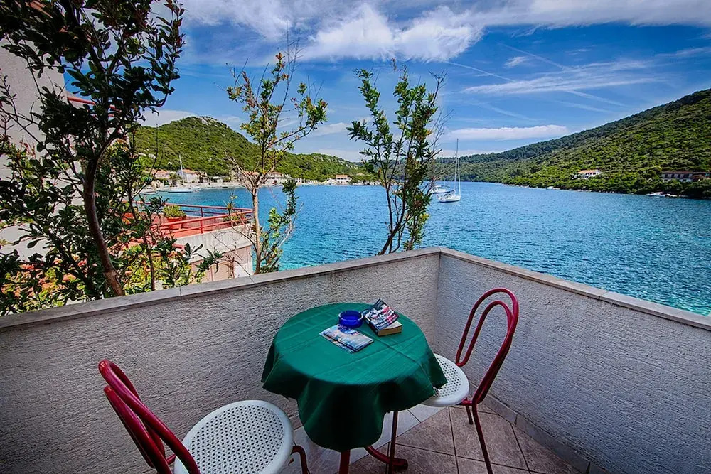 Apartments Malo Lago