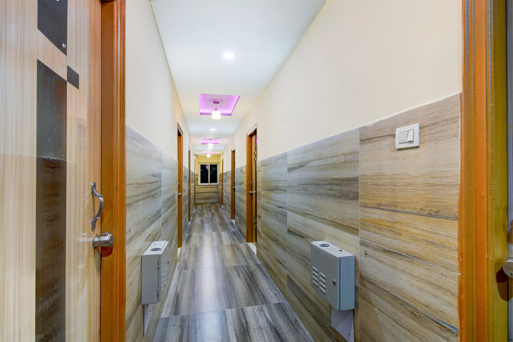 Super Collection O Khajaguda Hills Formerly Sri Balaji Luxury Rooms