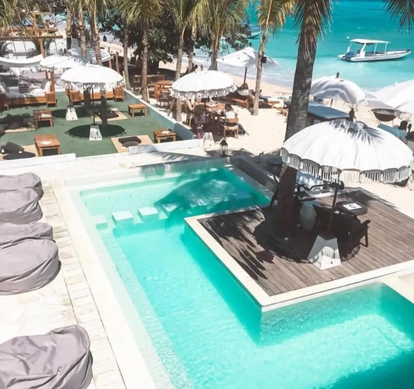 Ohanas Beachfront Resort & Beach Club