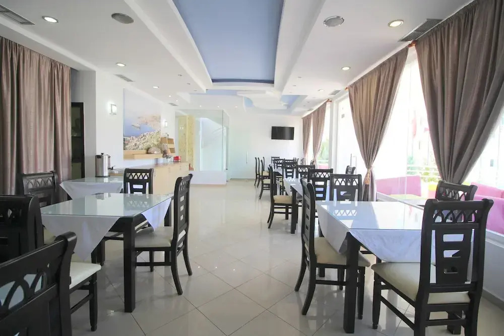 Oskar Hotel