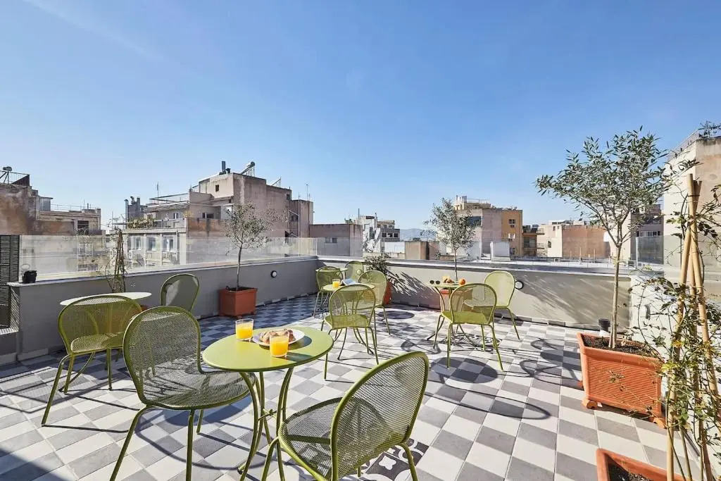 Old Athens style 1bdr with Acropolis view rooftop!