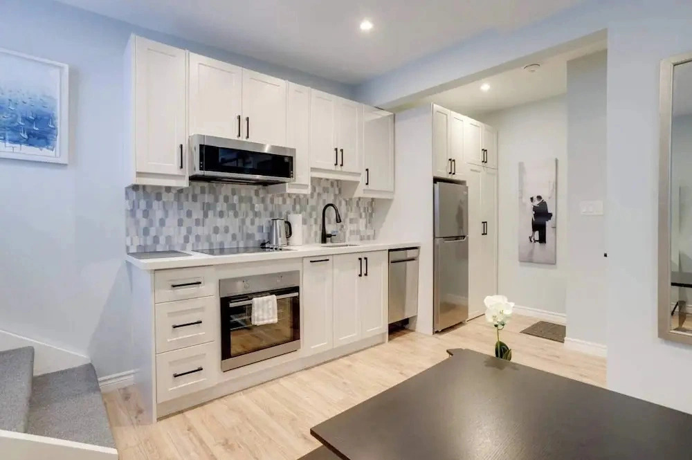 Casa Hotels: Stylish Suite With Patioleslieville