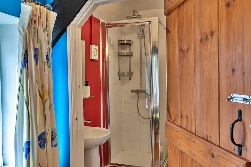 1 Bedroom Cottage in Stogursey, No Deposit