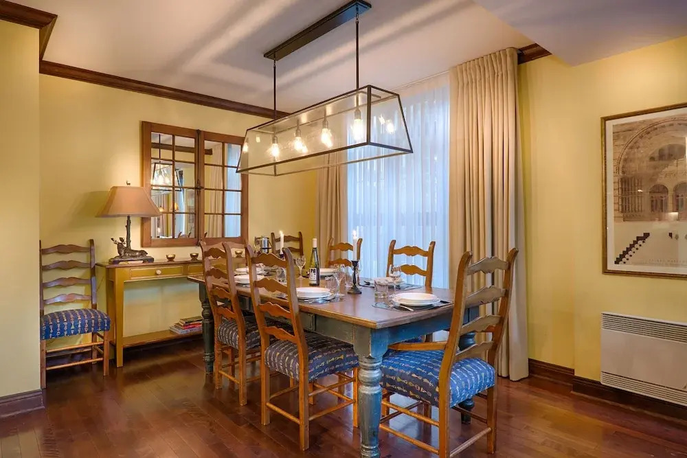 Cozy Lodge in the Mont Tremblant Ski Village