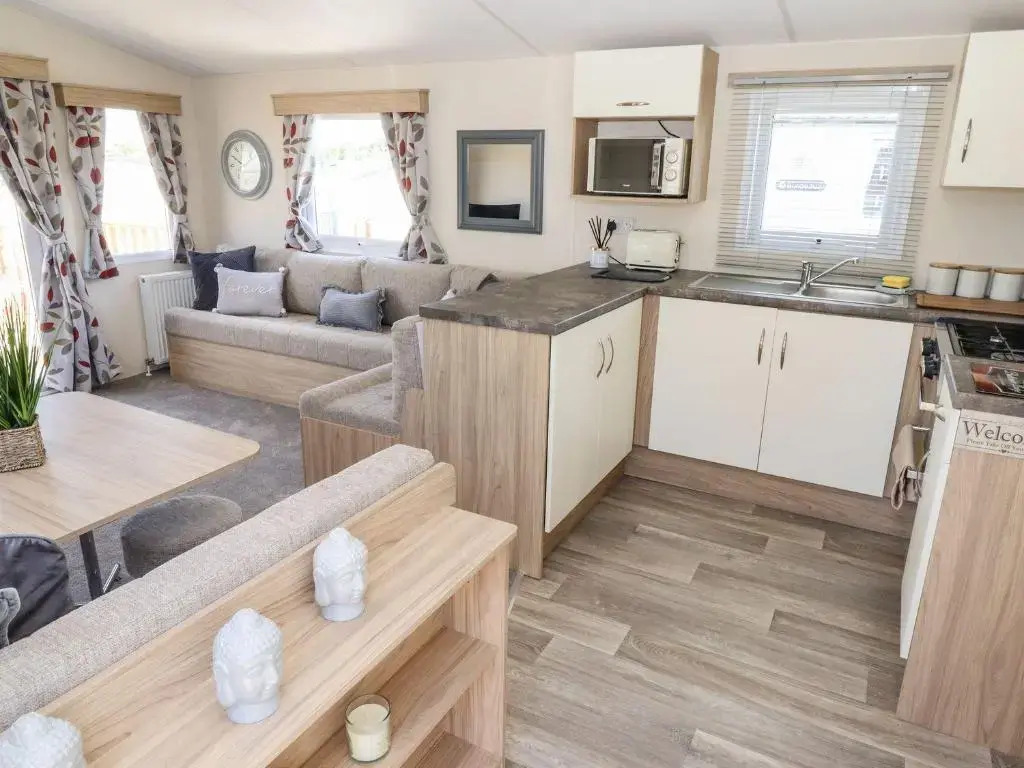 3 Bed New Lodge Sleeps 4 Pets Welcome