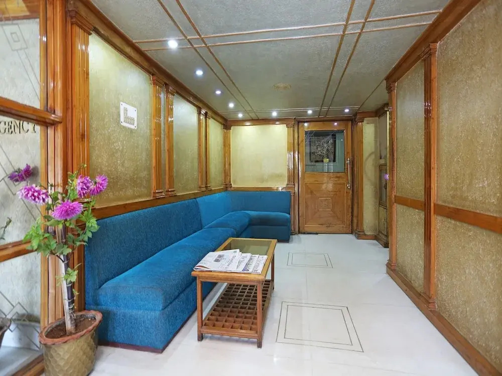 OYO 7838 Amrit Regency