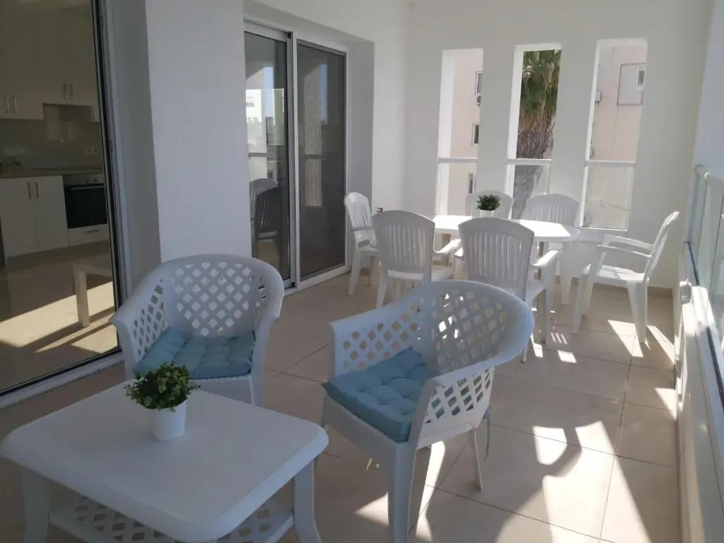 Dinglis Residences 31