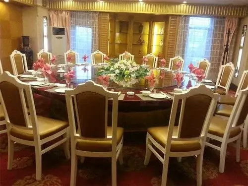 Xinyang Sunny Hotel