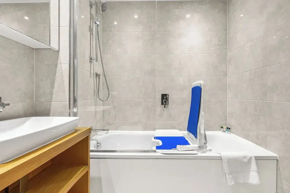 Two Bedroom Apartment in Limehouse