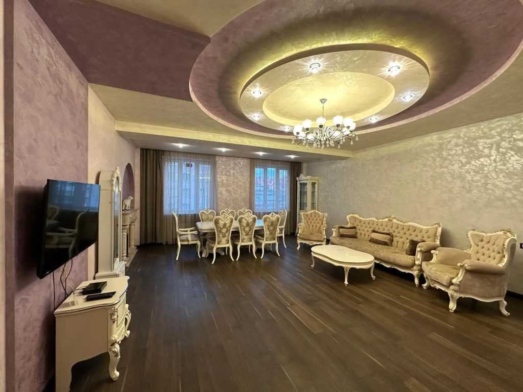 Northern Avenue 2 bedroom Luxury apartment HH777
