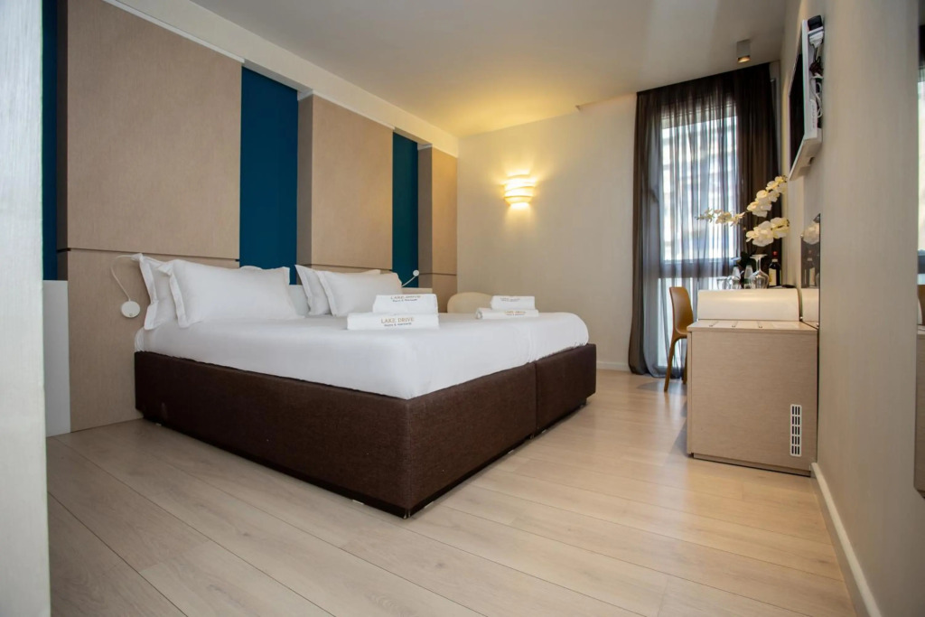 Lake Drive Rooms&Apartments