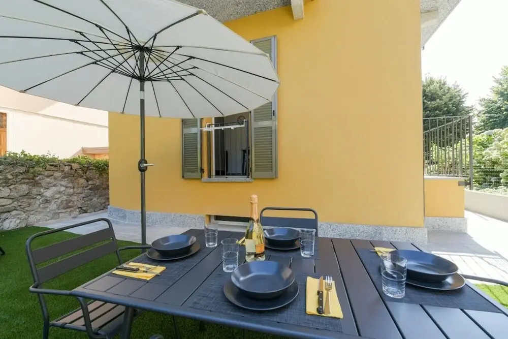 Sunflower Apartment 1 With Terrace in Baveno