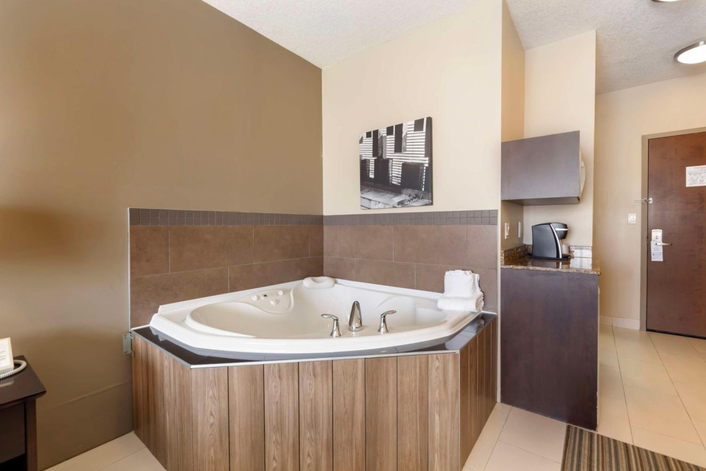 Best Western Plus Peace River Hotel & Suites