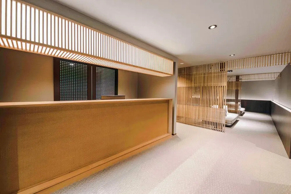 Sunshine Hakuba Ski-to-door by JAMSZ ROYALE
