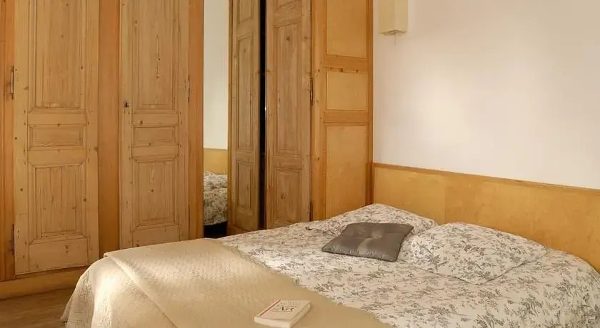 Lyon Guest House