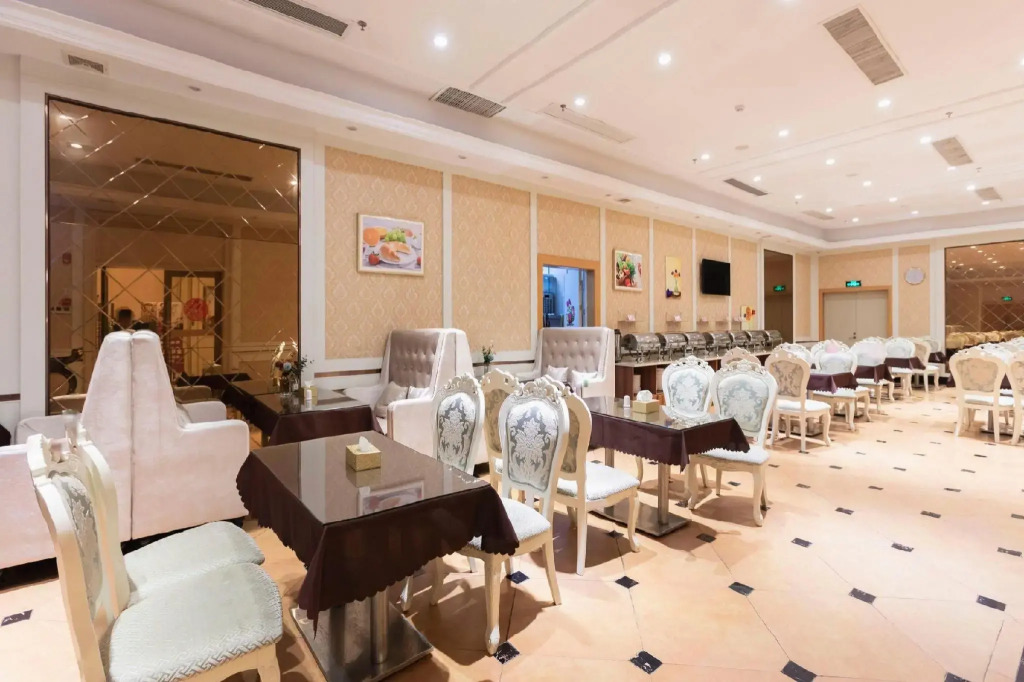 Vienna Hotel (Dongguan Tangxia Huayuan Street)