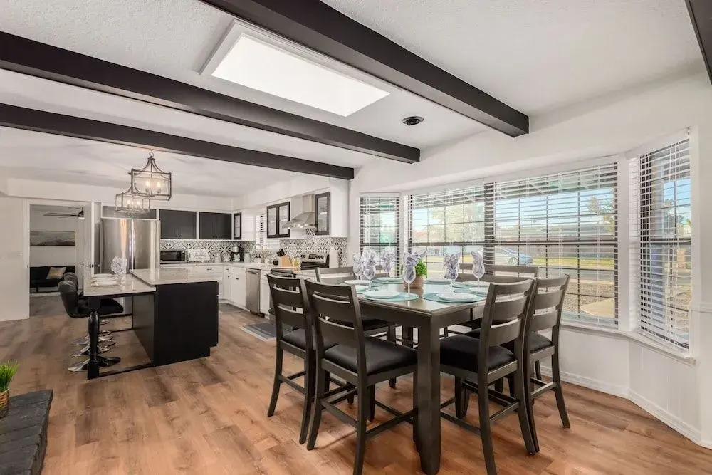 Glencove Mesa 4 Bedroom Home by RedAwning