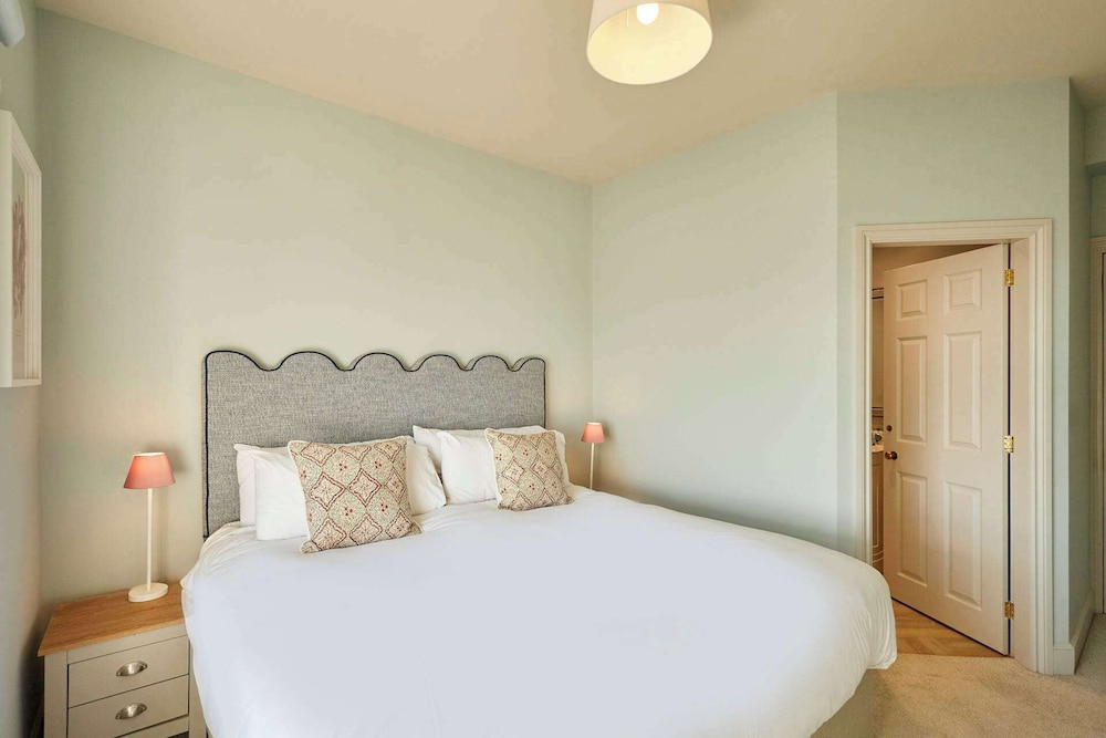 Host and Stay Sea View