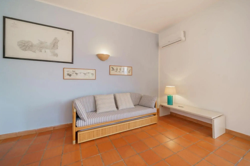 Baia Blu 1 in a small complex of colourful houses that directly overlooks the beach of Forno.-BAIA BLU N°1
