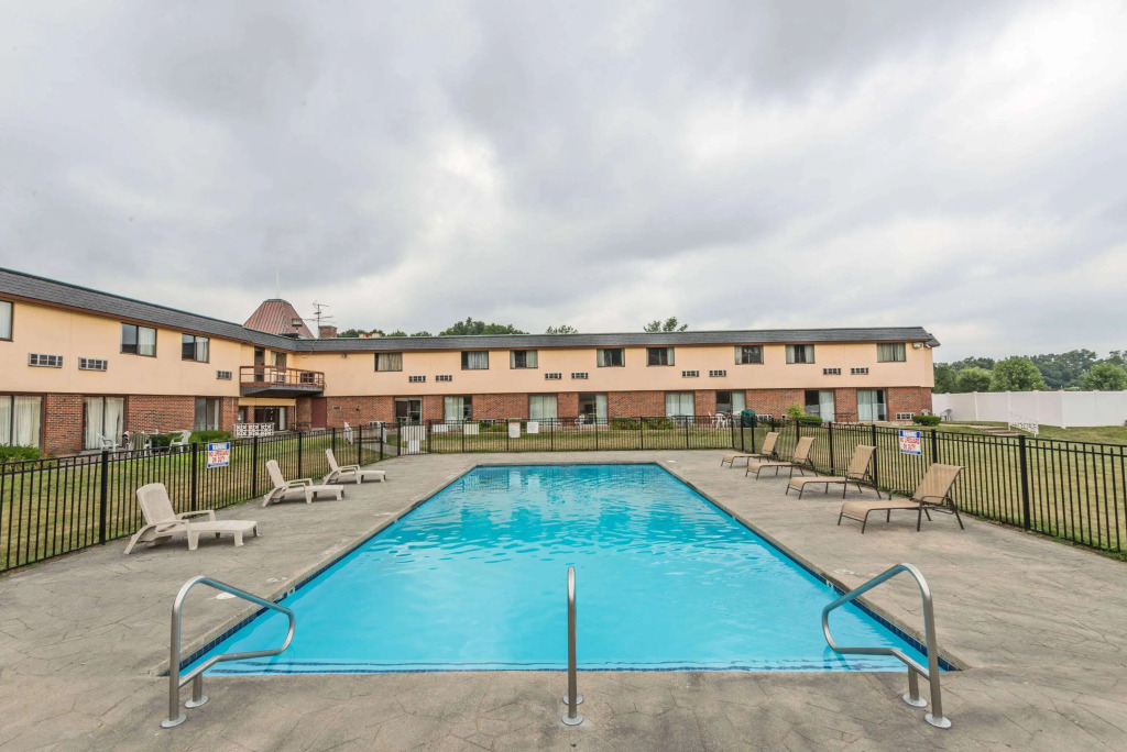 Days Inn by Wyndham Berlin Meriden