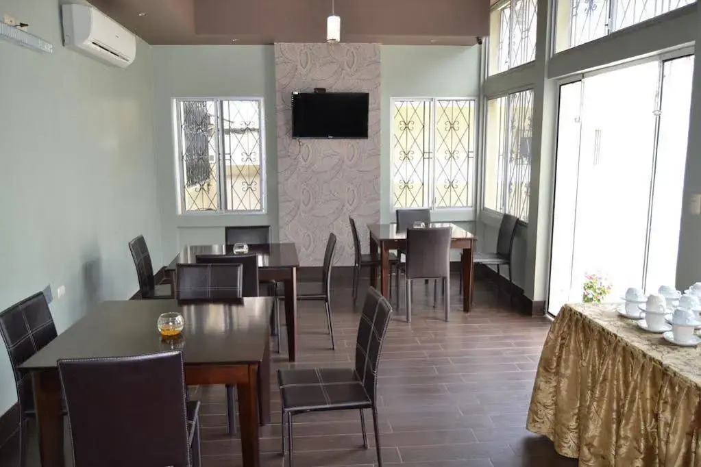 Urdesa Suites Hotel