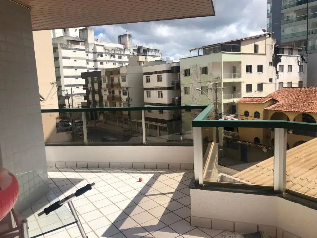 BEIRA MAR 3 suítes, lavabo, 2 Vagas Garagem, varandão, Smart TV- MELHOR LOCALIZAÇÃO - WIFI Vivo Fibra