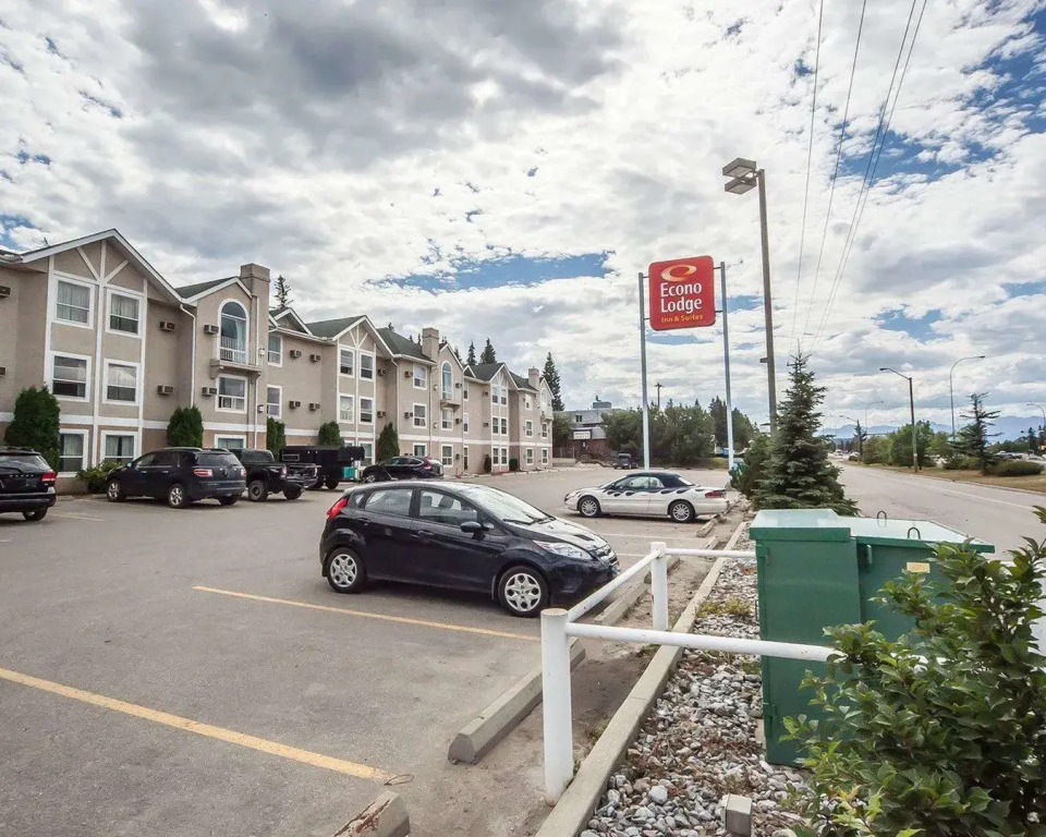 Coast Hinton Hotel