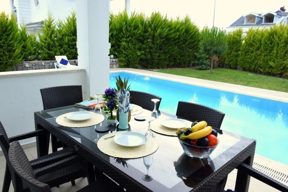 Villa White