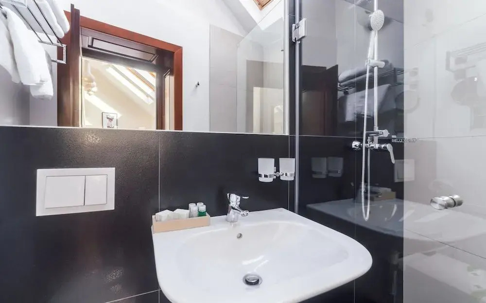 Antler Boutique Hotel
