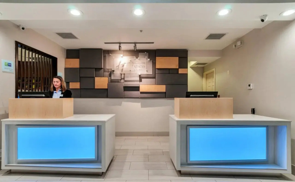 Holiday Inn Express Hotel & Suites Lake Elsinore by IHG