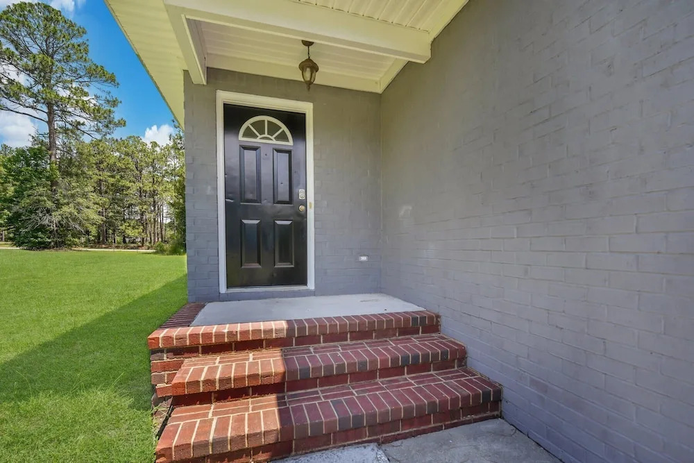 Cozy and Contemporary Villa 1 Mile from GSU