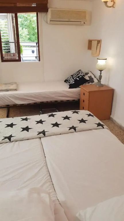 Roof APT W terrace garden,1BR 1BA