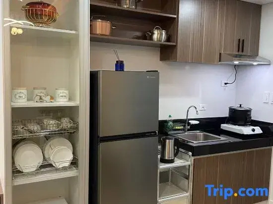 Cozy-corner Staycation @Sta Rosa Laguna