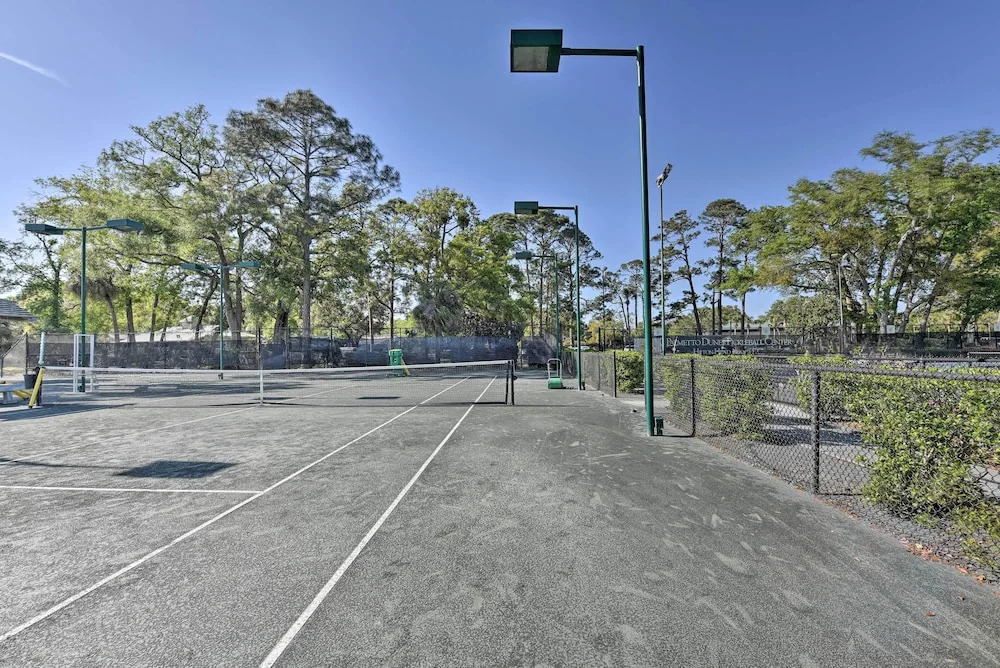 Resort Pool & Golf: Palmetto Dunes Beach Villa