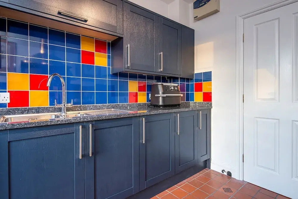 Holiday Home in Llangunnor With Pool, No Deposit