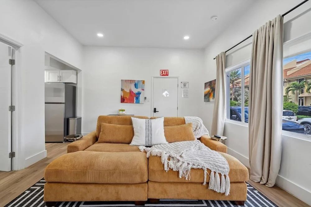 Casa Roselle 1 in Hollywood