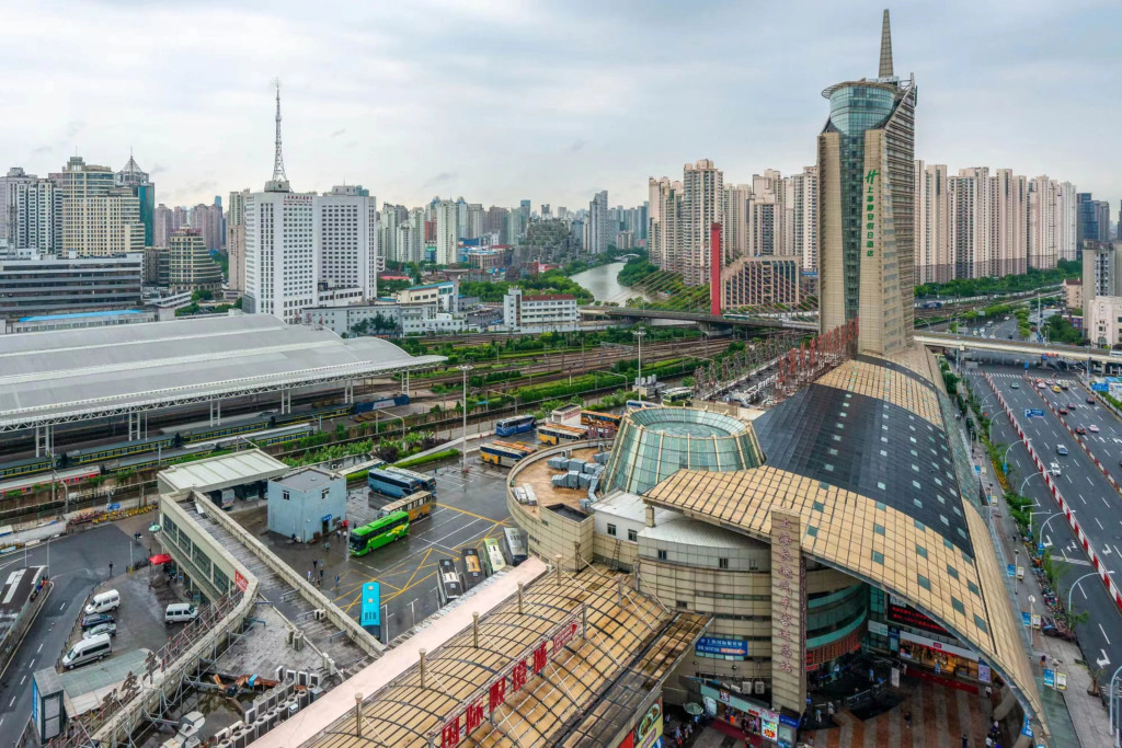 Holiday Inn Shanghai Jing'an by IHG