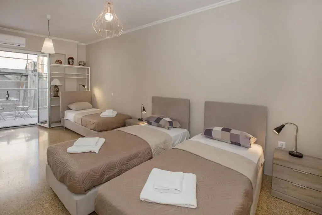 Leonidas Loft in the Heart of Athens by GHH