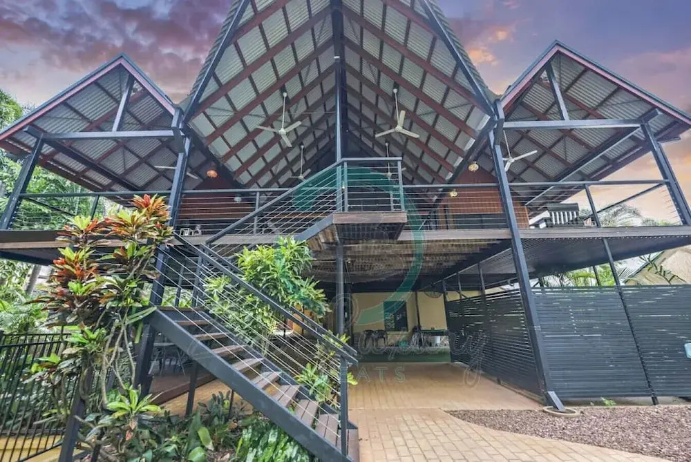 ZENLUX - 3-Story Corporate Golf Retreat