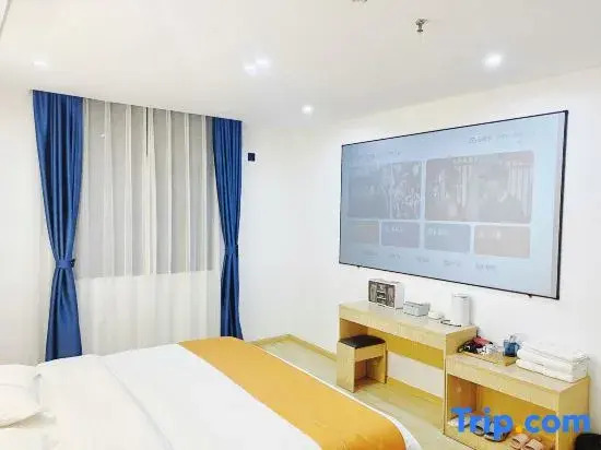 Sansishe Hotel (Kunming college store)