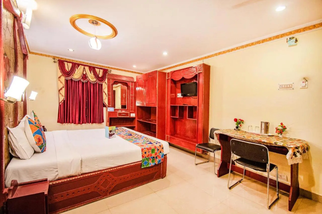FabHotel Roshan Residency - Nr Kurinji Andavar Temple