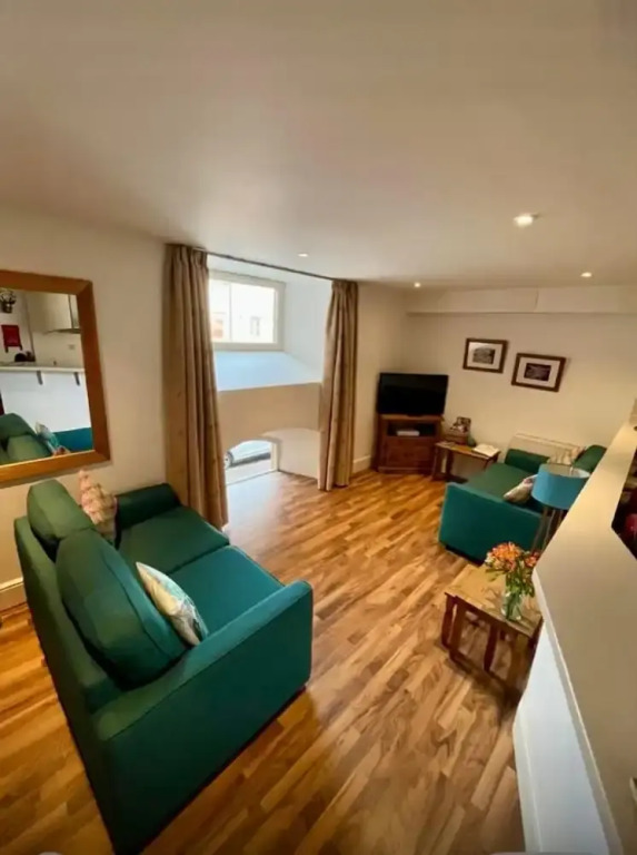 Stunning Spacious Apartment on River Ness