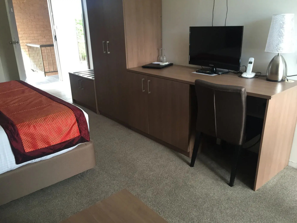 Peninsula Nelson Bay Motel and Serviced Apartments