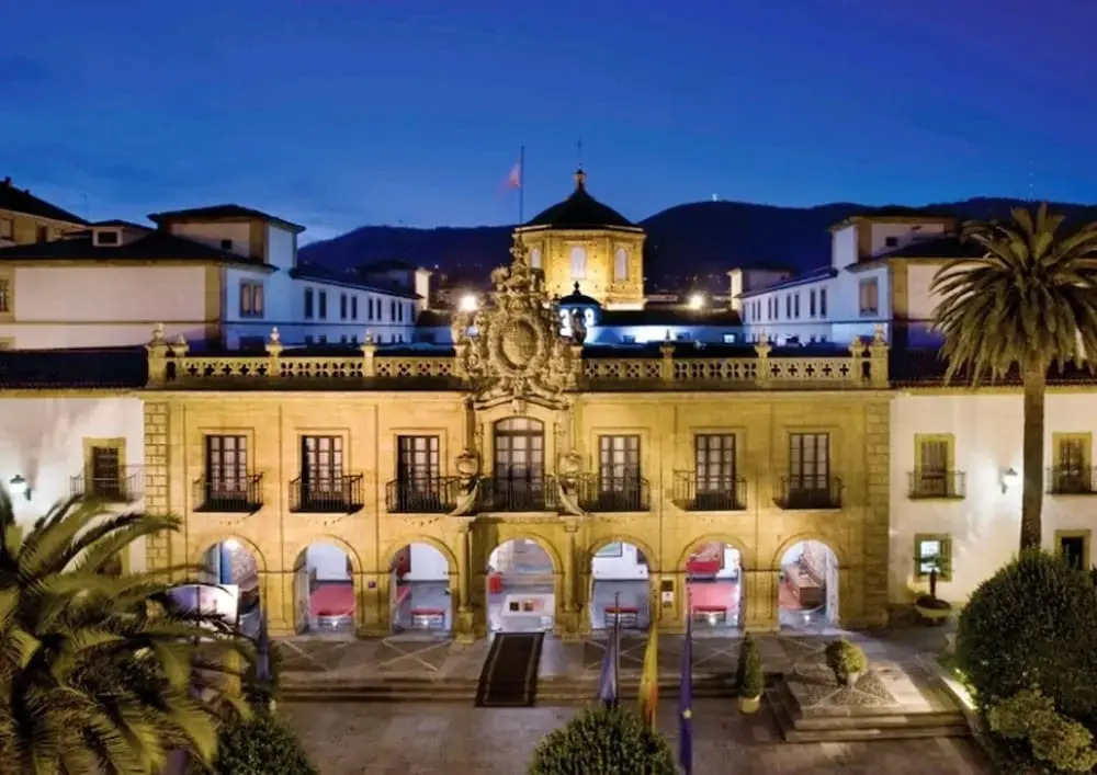 Apartment With 2 Bedrooms in Oviedo, With Wonderful Mountain View and Wifi Near the Beach