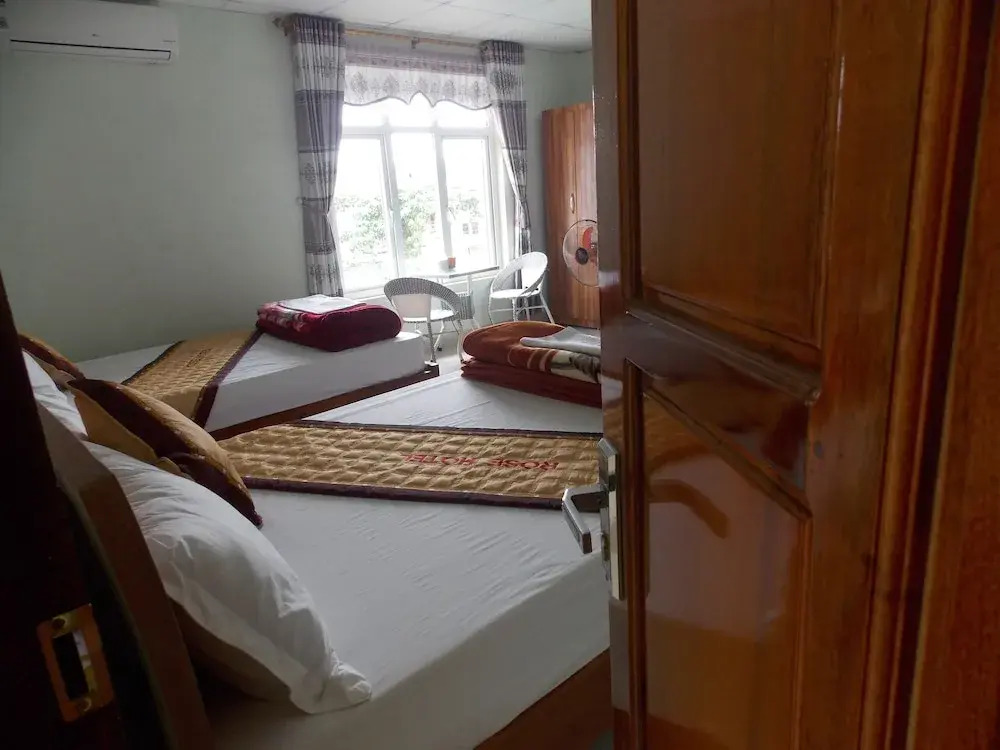 Rose Hotel
