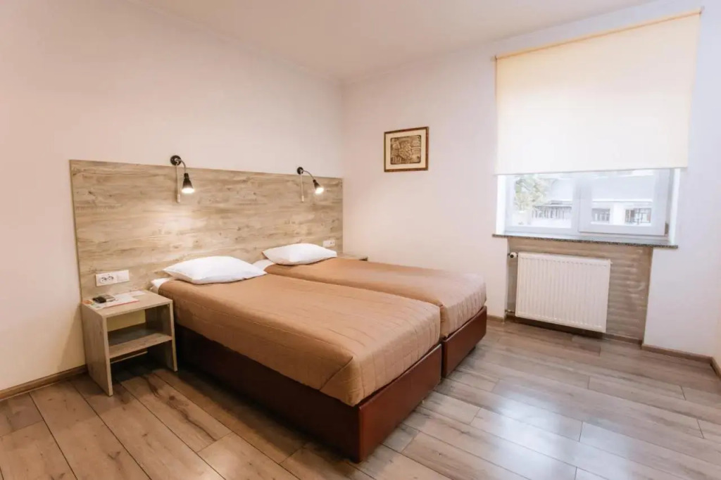 Stone City Apartment in Park Zone