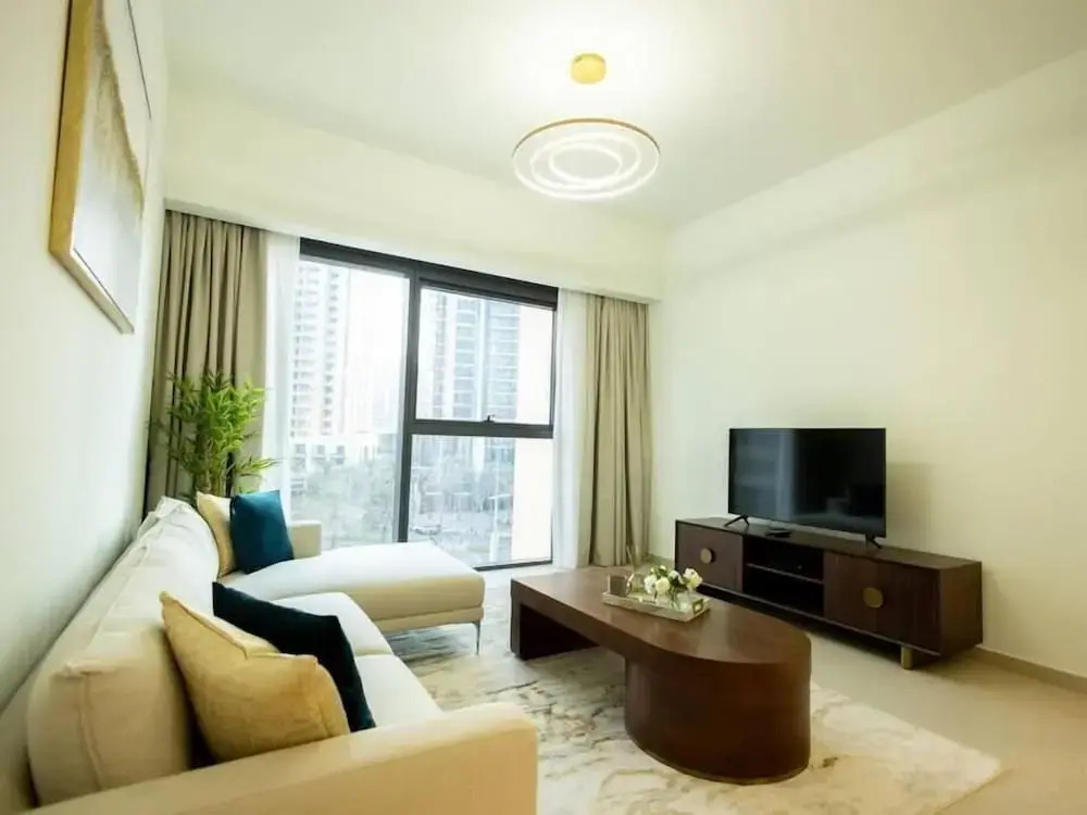 Mh- Modern 1-bedroom Abode Ref - 4004